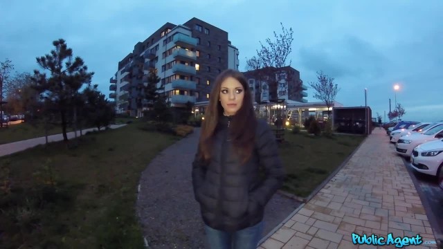 Развратная давалка показала сиськи на кастинге - #1