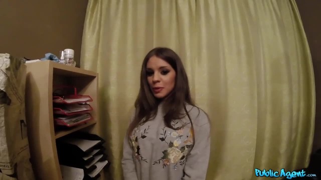 Развратная давалка показала сиськи на кастинге - #4