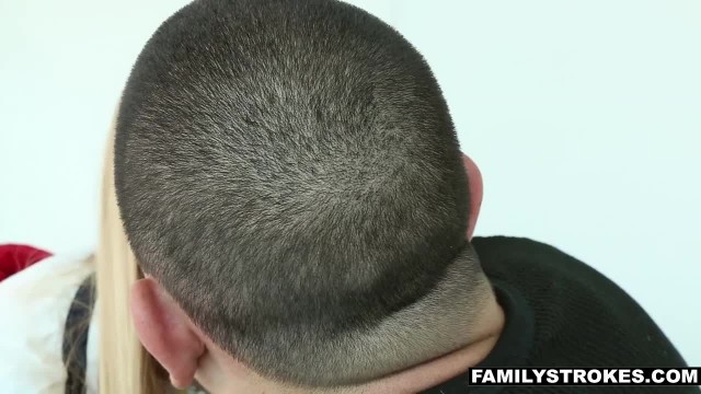 Молодая студентка затянула препода в постель - #2