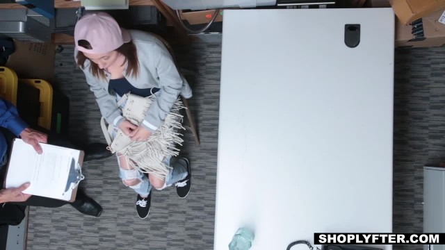 Негр трахнул азиатку за воровство - #3