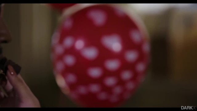 Развратница трахнулась с негром на день рождения - #2