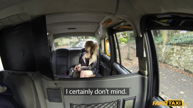 Фейктакси: водитель жестко трахнул стройную красотку - #2